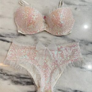 Victoria's Secret Iridescent Sequin Bra Set 32D/ small